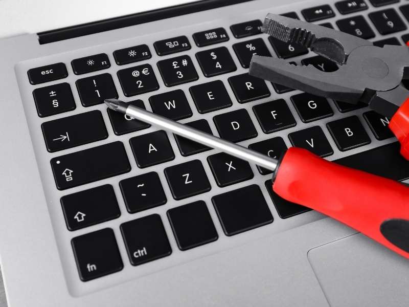 Keunggulan Service Laptop HP Resmi dan Berstandar Teknisi Ahli